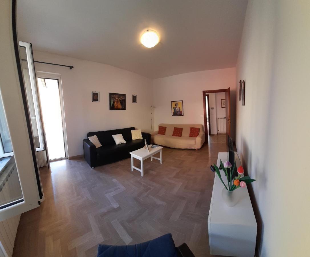 Casa Gina Secondo Piano Con Ascensore E Parcheggio Levanto Exterior photo